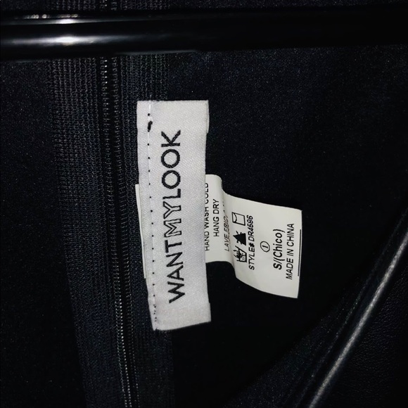 *SOLD* 💚‼️Women’s Faux Leather Dress Size Small - Picture 2 of 3